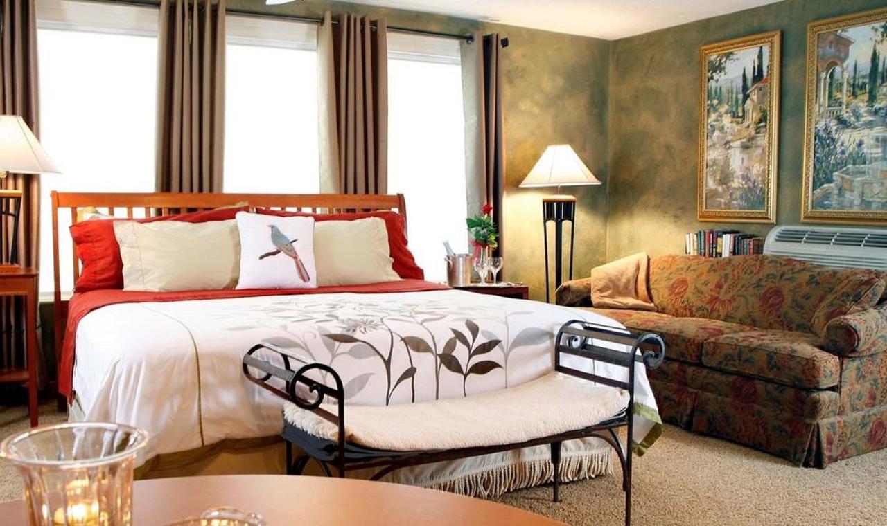 Prairieside Suites Luxury Bed & Breakfast 格兰维尔 外观 照片