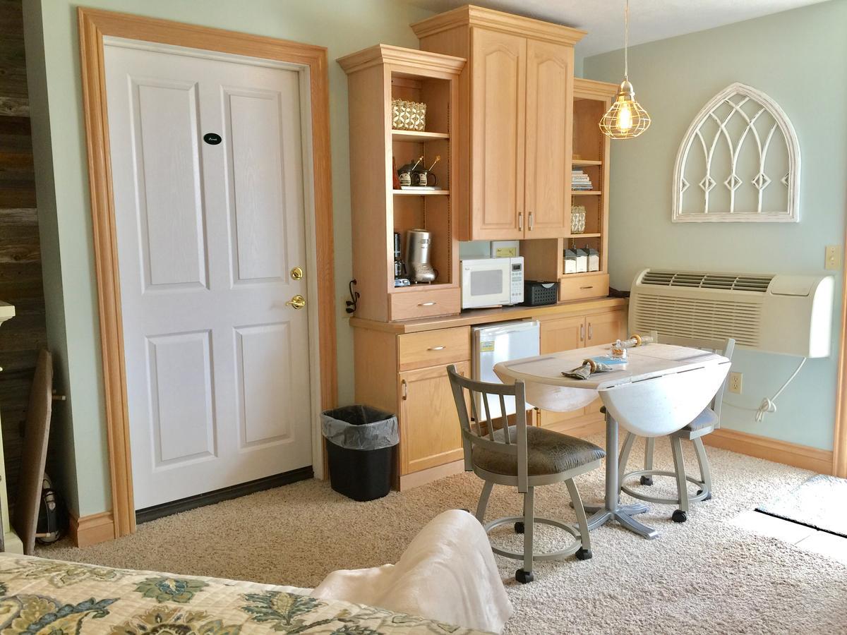 Prairieside Suites Luxury Bed & Breakfast 格兰维尔 外观 照片